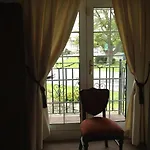 Robeen House 3*